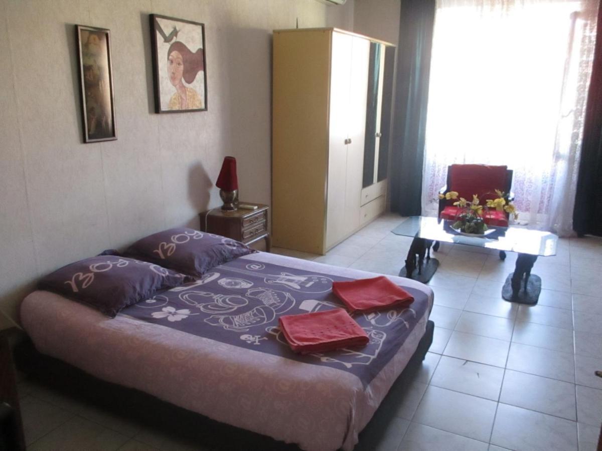 Chez Brigitte Guesthouse Ницца Экстерьер фото