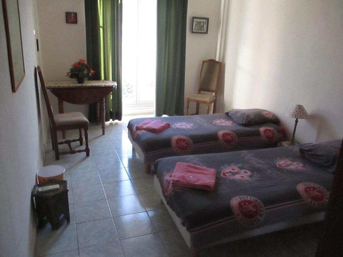 Chez Brigitte Guesthouse Ницца Экстерьер фото