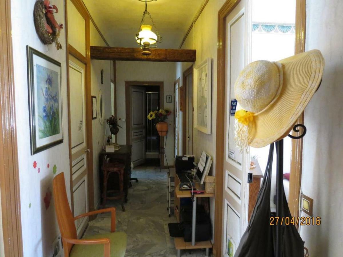 Chez Brigitte Guesthouse Ницца Экстерьер фото